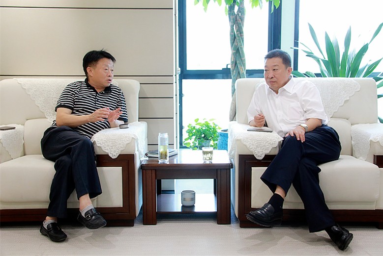 熊良虎会见榆林市委常委、、常务副市长张凯盈