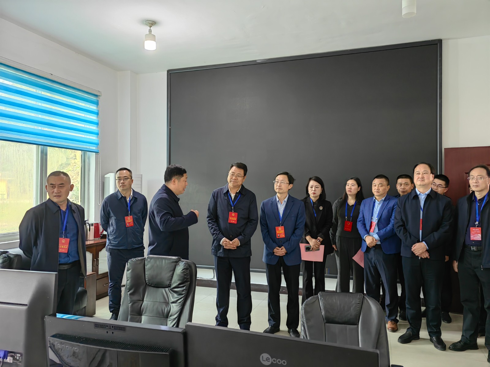 安康市政协副主席、、、岚皋县委书记马雄伟到水情形公司岚皋县城污水处理厂调研