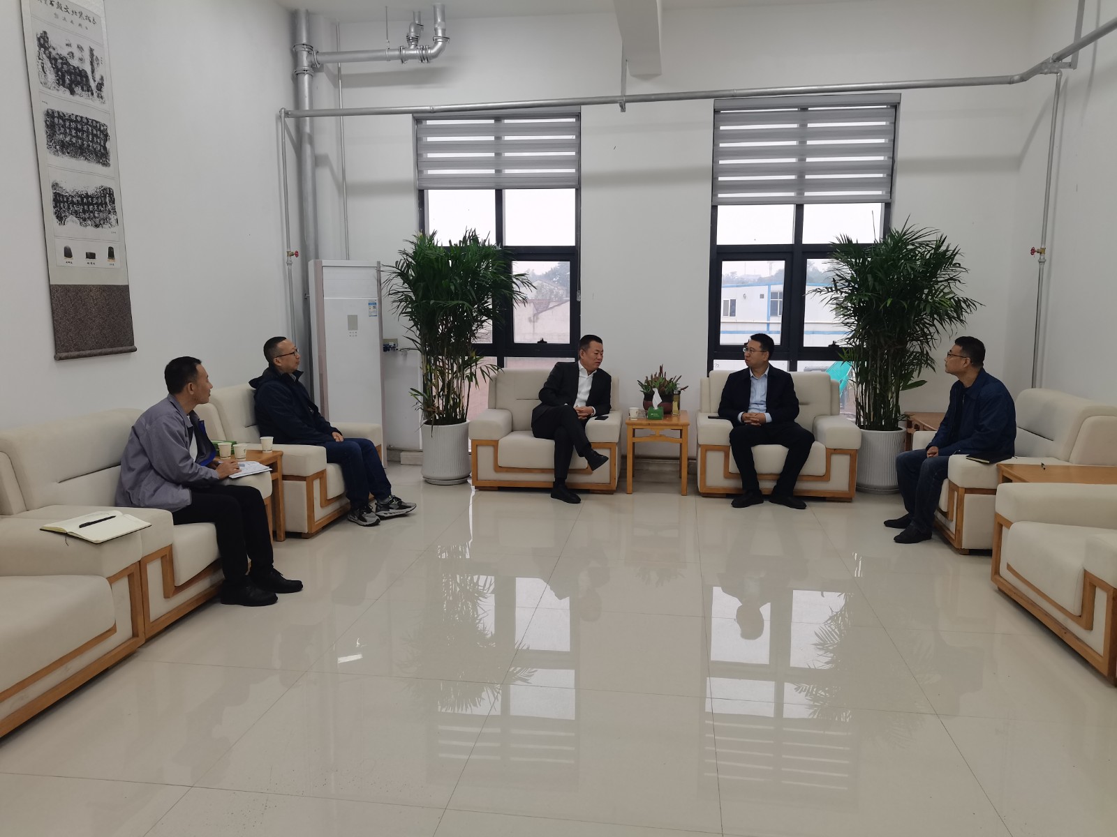 桂宏拜会宝鸡市金台区副区长、蟠龙新区党工委书记、管委会主任张斌